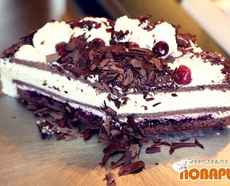 Рецепт: Торт "Черный лес" (с вишней)