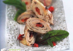 Рецепт: Рулетики из свинины с тремя перцами 