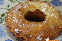 Шаг 2: Форму смазываем маслом и присыпаем …