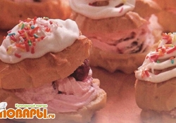 Рецепт: Заварное пирожное с вишневым кремом