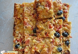 Рецепт: Пицца с грибами и курицей из слоенного теста