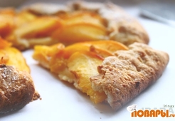 Галета с персиками