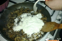 Шаг 4: тушите 5-10 минут на маленьком …