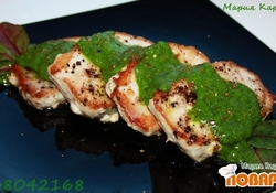 Рецепт: Медальоны из свинины с травяным соусом