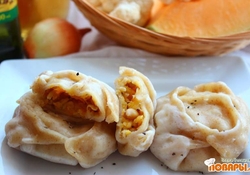 Рецепт: Постные манты с нутом и овощами
