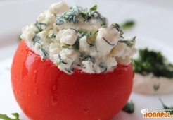 Помидоры, фаршированные адыгейским сыром