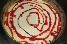 Шаг 10: Смешиваем оставшийся желатин с соком …