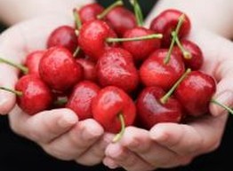 Боитесь приступов подагры?! Ешьте черешню!!!