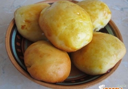 Рецепт: Пирожки с творогом и курагой