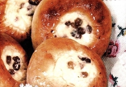 Ватрушки с творогом и изюмом «Великолепные»  