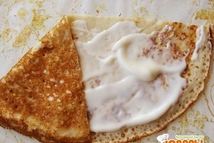 Шаг 2: Йогурт с творогом и сахаром …