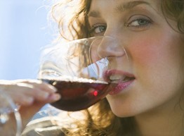 Кариес в бокале вина