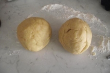 Шаг 6: Готовое тесто, разделить на шарики …