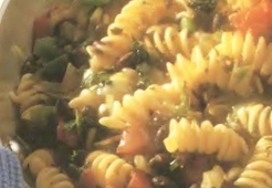 Фузилли с черной фасолью