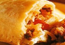 Рецепт: Пирожки из полуслоеного теста