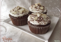 Шоколадные кексы с миндалем.