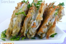 Шаг 3: Намазать один драник сыром и …