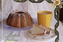 Шаг 2: Вылить тесто в смазанную форму, …