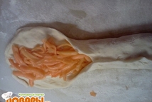 Шаг 3: Из готового теста раскатываем так …