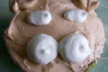 Шаг 9: Для оленя- работаем на кексе …